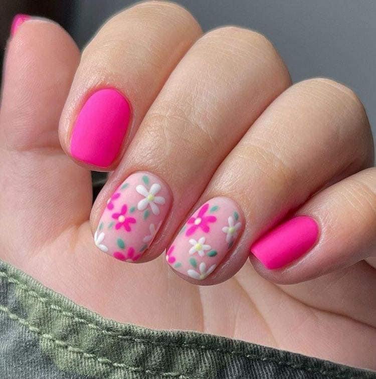 Nails & Spa logo